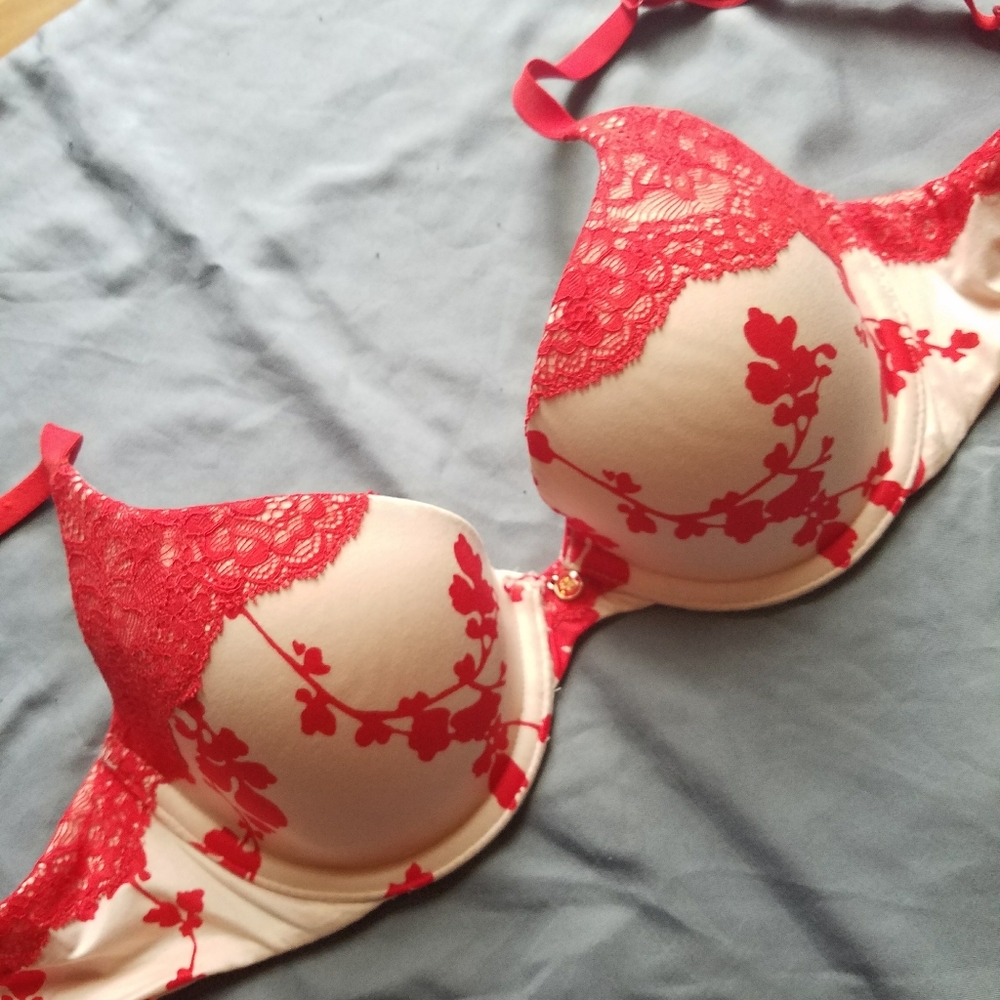 Victoria's Secret lined demi size 34b